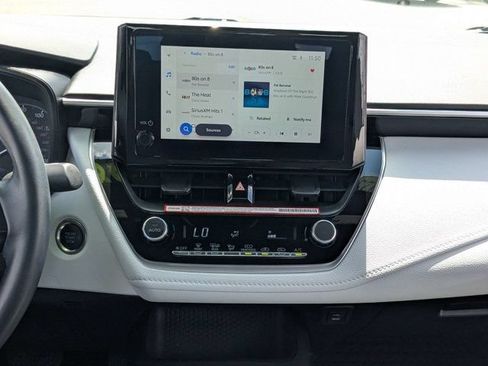 Used 2025 Toyota Corolla SE FWD image 17