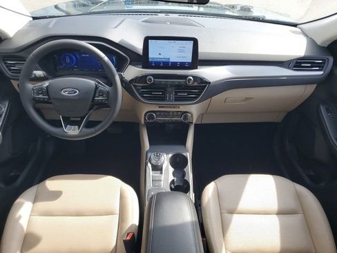 Used 2022 Ford Escape SEL w/ Technology Package image 3