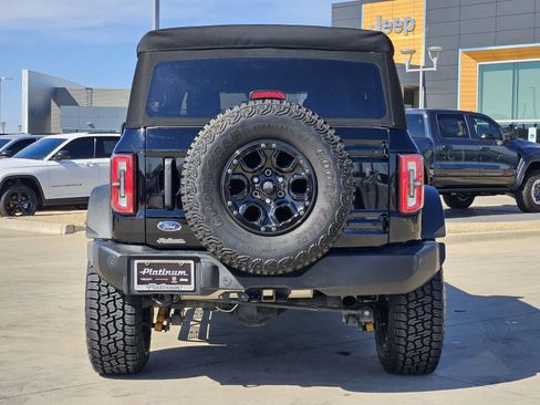 Used 2022 Ford Bronco Wildtrak image 8