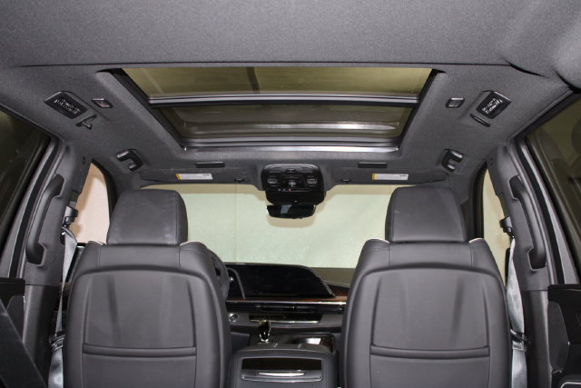 Used 2024 Cadillac Escalade Premium Luxury w/ Performance Package AWD/4WD image 35