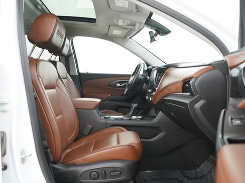 Used 2019 Chevrolet Traverse High Country w/ LPO, Floor Liner Package AWD/4WD image 11