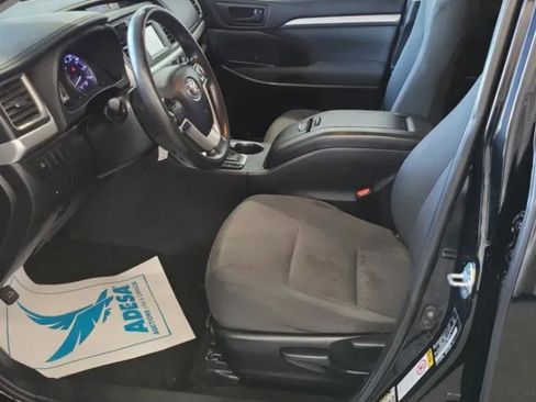 Used 2019 Toyota Highlander LE FWD image 9