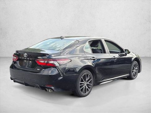 Used 2023 Toyota Camry SE FWD image 5