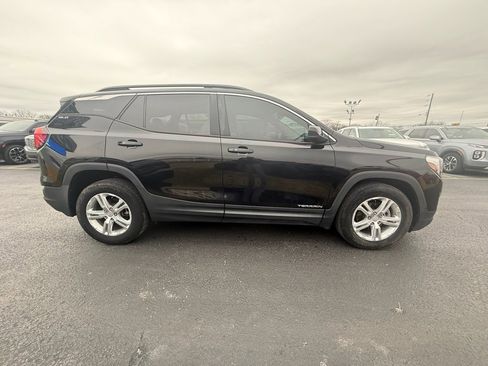Used 2018 GMC Terrain SLE w/ Driver Convenience Package image 2