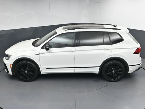 Used 2021 Volkswagen Tiguan SE R-Line image 36