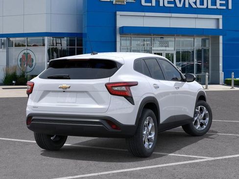 New 2026 Chevrolet Trax LS image 4