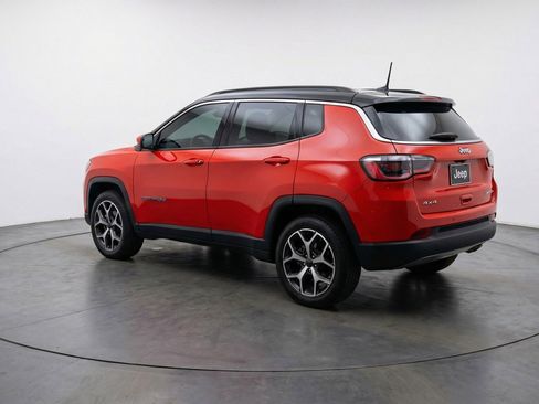 Used 2025 Jeep Compass Limited AWD/4WD image 6