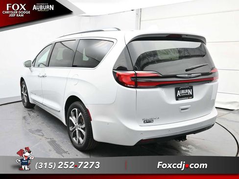 Used 2022 Chrysler Pacifica Pinnacle image 13