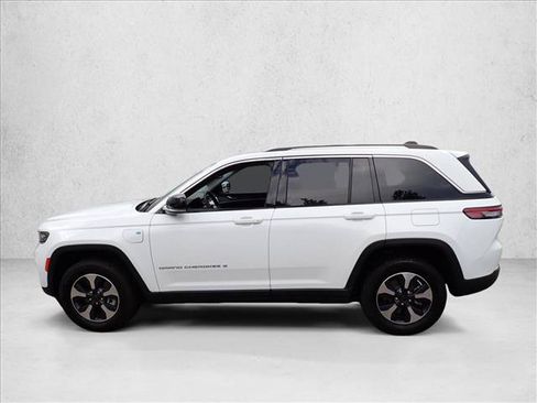 Used 2023 Jeep Grand Cherokee 4WD 4xe image 2
