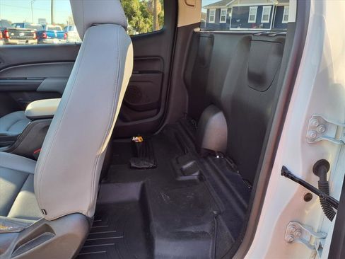 Used 2018 Chevrolet Colorado W/T w/ WT Convenience Package image 16