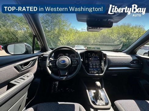 Used 2025 Subaru Forester Premium AWD/4WD image 18