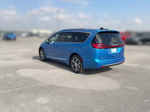 New 2026 Chrysler Pacifica Pinnacle image 8