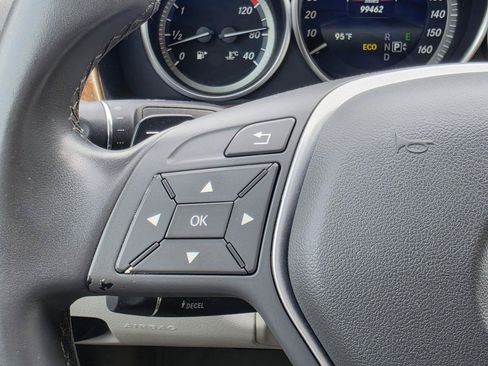 Used 2014 Mercedes-Benz E 350 4MATIC Sedan image 27