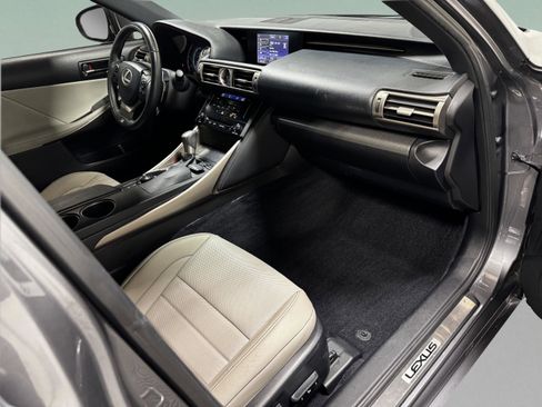 Used 2014 Lexus IS 250 w/ F-Sport Package RWD image 11