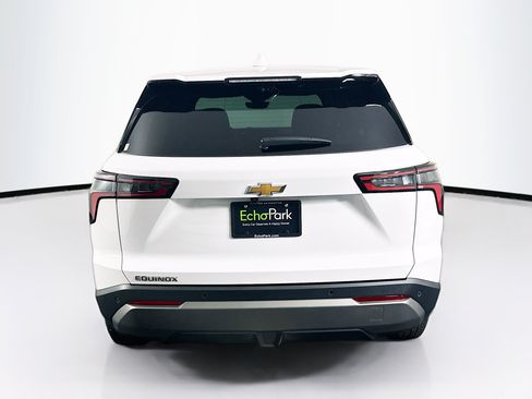 Used 2025 Chevrolet Equinox LT w/ Safety and Technology Package FWD image 7