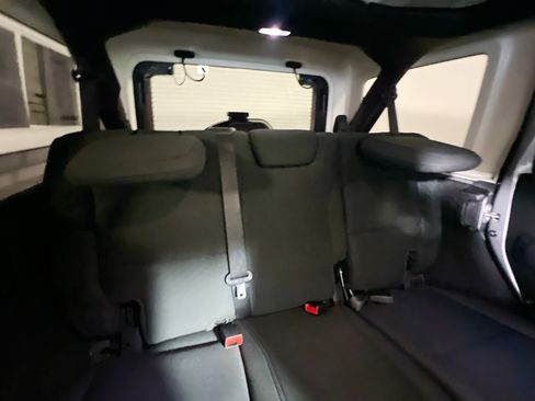 Used 2021 Jeep Wrangler Unlimited Sport AWD/4WD image 33