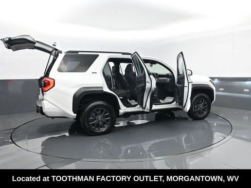 Used 2025 Toyota 4Runner SR5 image 29