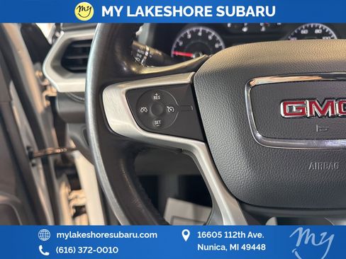 Used 2018 GMC Acadia SLE image 15