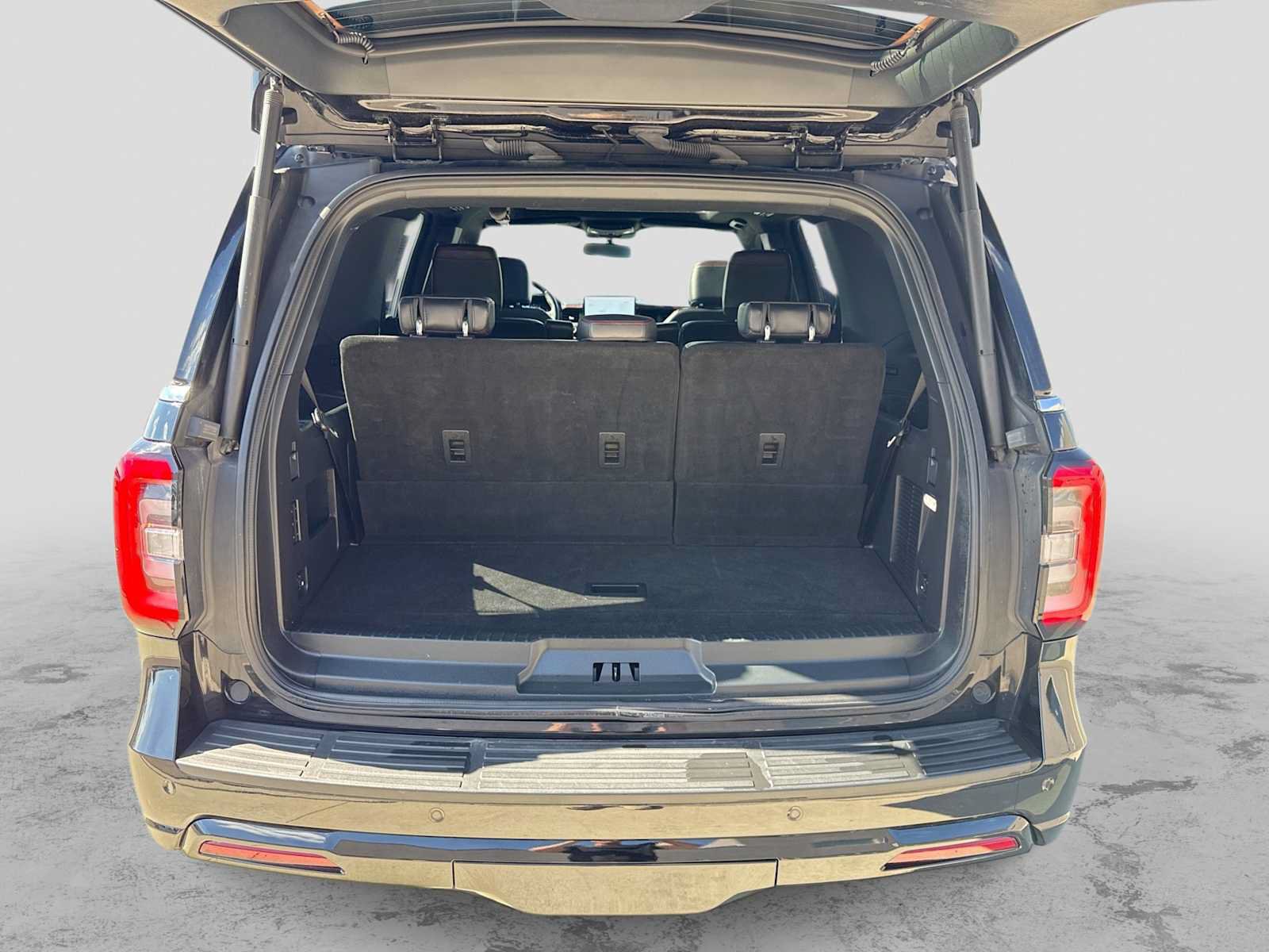 Used 2023 Ford Expedition Limited AWD/4WD image 35