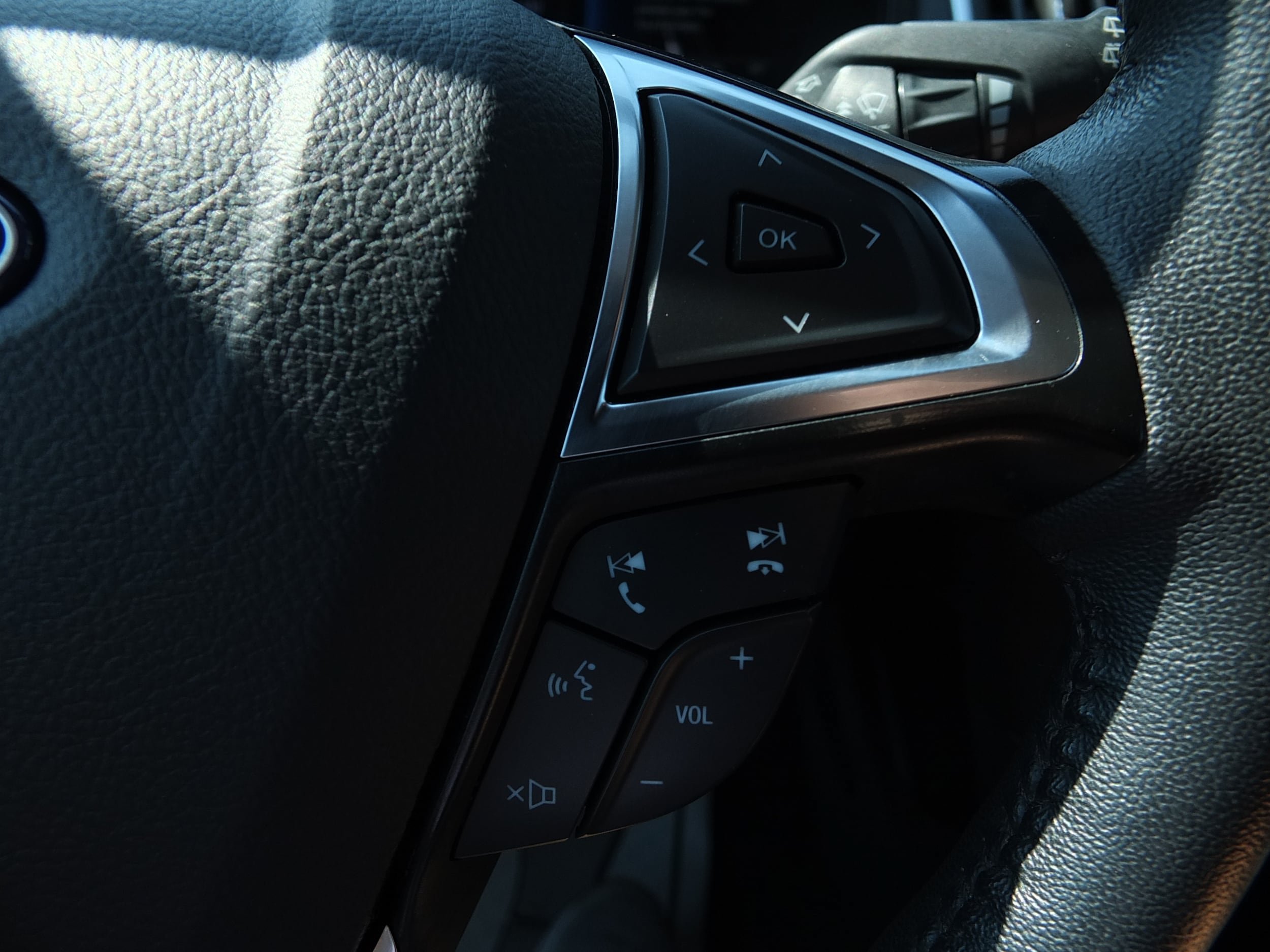 Used 2024 Ford Edge Titanium AWD/4WD image 22