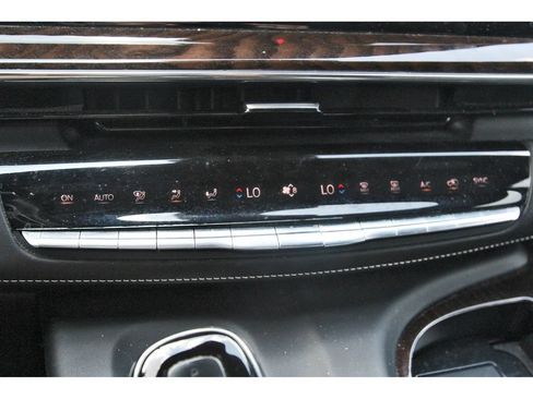 Used 2023 Cadillac Escalade ESV Premium Luxury Platinum AWD/4WD image 13