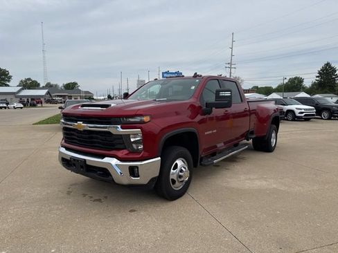 Used 2024 Chevrolet Silverado 3500 LT w/ All Star Edition AWD/4WD image 3