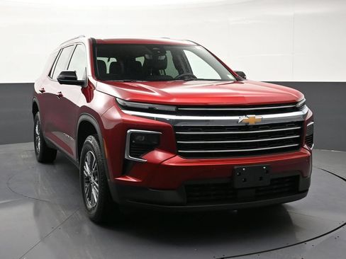 Certified 2026 Chevrolet Traverse LT w/ Driver Confidence Package AWD/4WD image 7