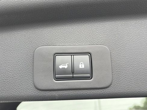 Certified 2025 Nissan Murano SV FWD image 11