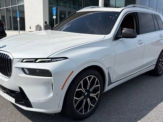 Used 2024 BMW X7 xDrive40i w/ Premium Package AWD/4WD video 1