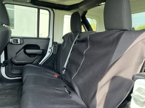 Used 2023 Jeep Wrangler Unlimited Sport image 33