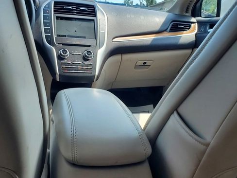 Used 2017 Lincoln MKC Select w/ Select Plus Package image 40