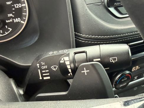 Used 2021 Nissan Rogue SV FWD image 19