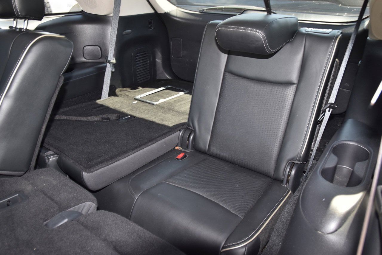 Used 2019 INFINITI QX60 Luxe w/ Essential Package FWD image 11