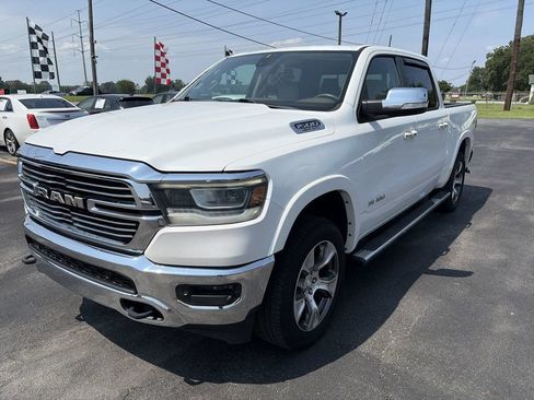 Used 2019 RAM 1500 Laramie AWD/4WD image 1
