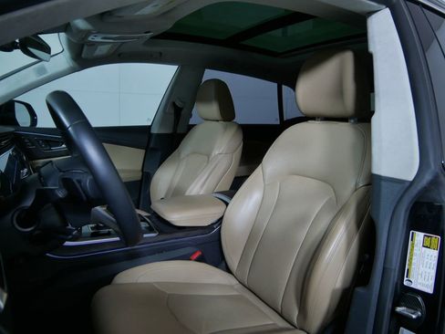 Used 2022 Audi Q8 Prestige image 11