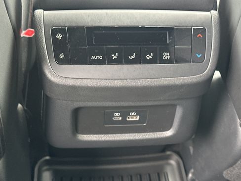 Used 2025 Nissan Pathfinder Rock Creek AWD/4WD image 24