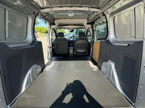 Used 2022 Ford Transit Connect XLT FWD image 15