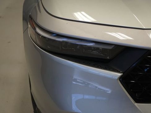 Used 2024 Honda Accord EX image 11