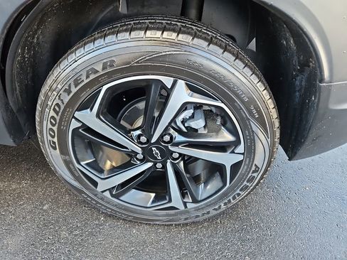 Used 2023 Chevrolet TrailBlazer RS image 32