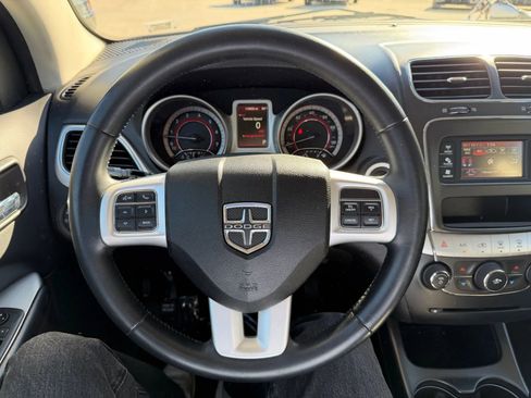 Used 2017 Dodge Journey SE w/ Flexible Seating Group image 19