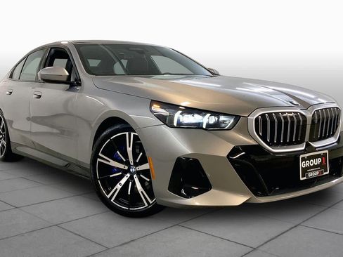 Used 2024 BMW 540i xDrive AWD/4WD image 2