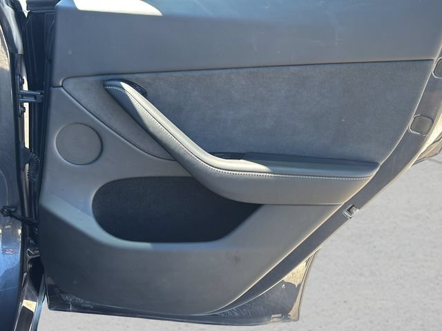 Used 2024 Tesla Model Y Long Range AWD/4WD image 14