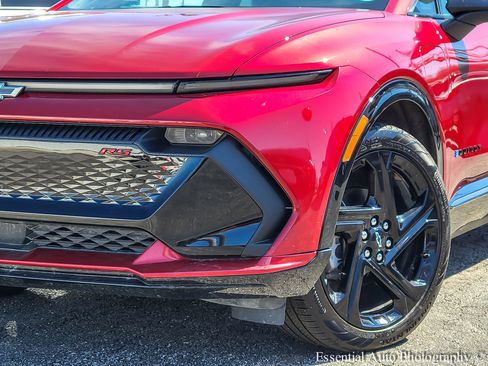 Used 2024 Chevrolet Equinox EV RS image 3