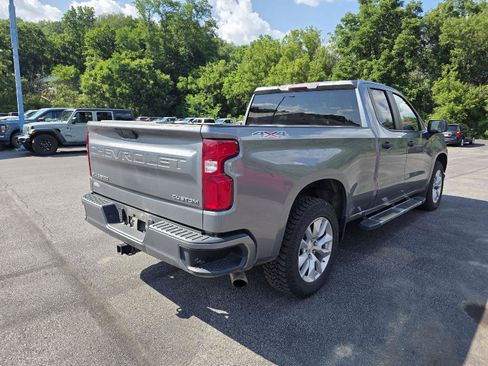 Used 2020 Chevrolet Silverado 1500 Custom w/ Custom Value Package AWD/4WD image 7