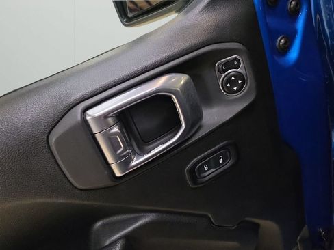 Used 2024 Jeep Wrangler Unlimited Sport AWD/4WD image 21