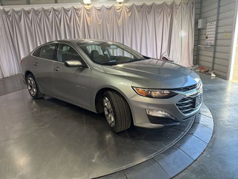 Used 2023 Chevrolet Malibu LT image 3