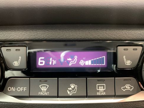 New 2025 Nissan Versa SR w/ Trunk Package image 23