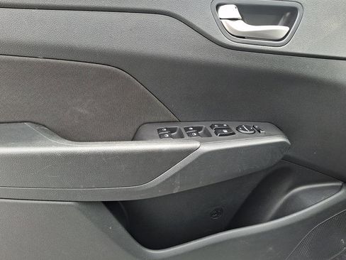 Used 2019 Hyundai Accent SE image 12