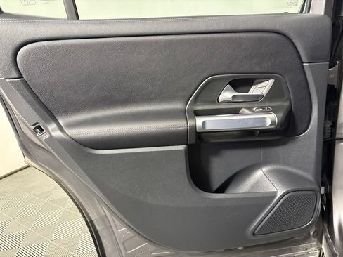Used 2023 Mercedes-Benz GLB 250 image 25