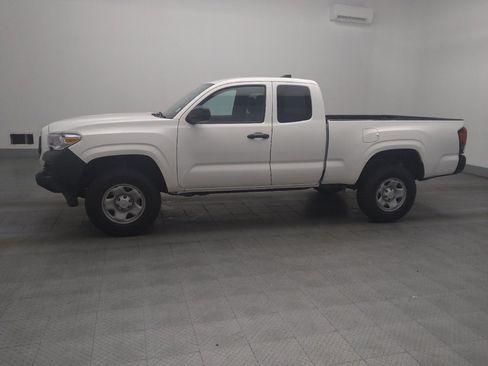 Used 2022 Toyota Tacoma SR image 2